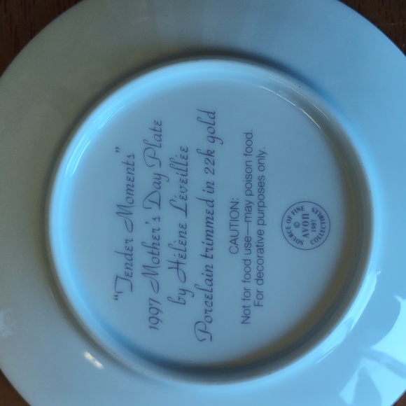 Vintage 1997 Avon Mothers Day Plate - Picture 3 of 4